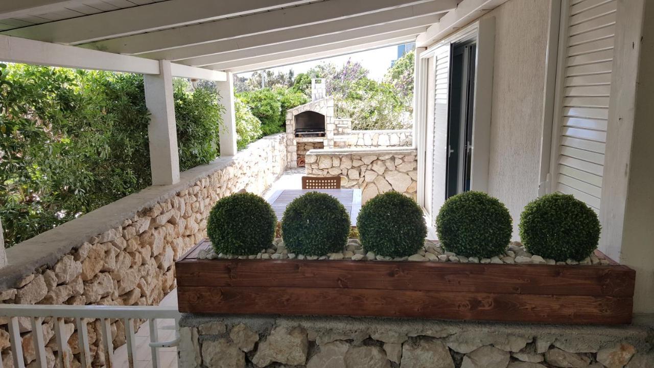 Studio Apartments Lace Novalja Exterior foto